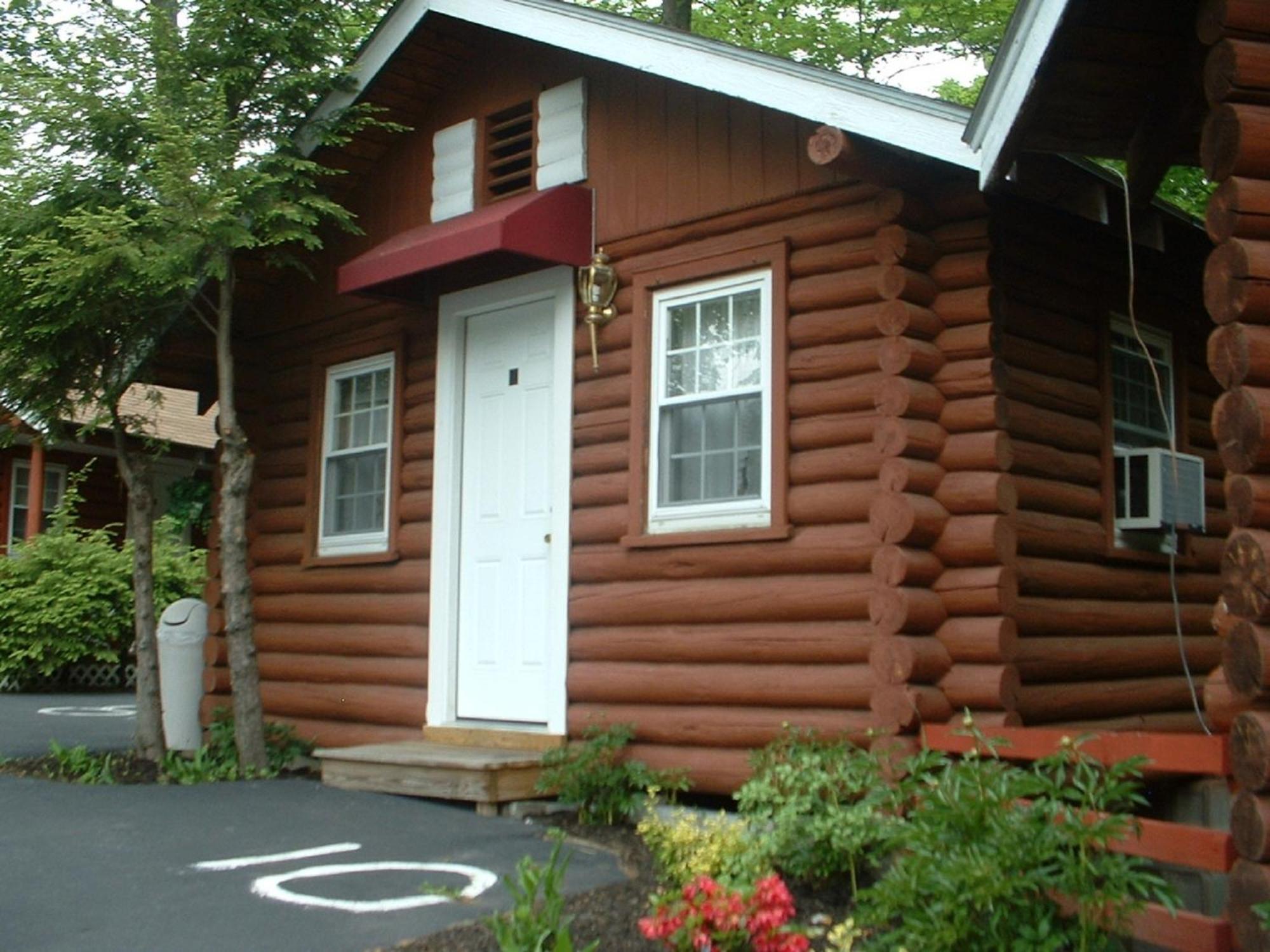 לייק ג'ורג' Seven Dwarfs Cabin - On The Brook Cabins חדר תמונה