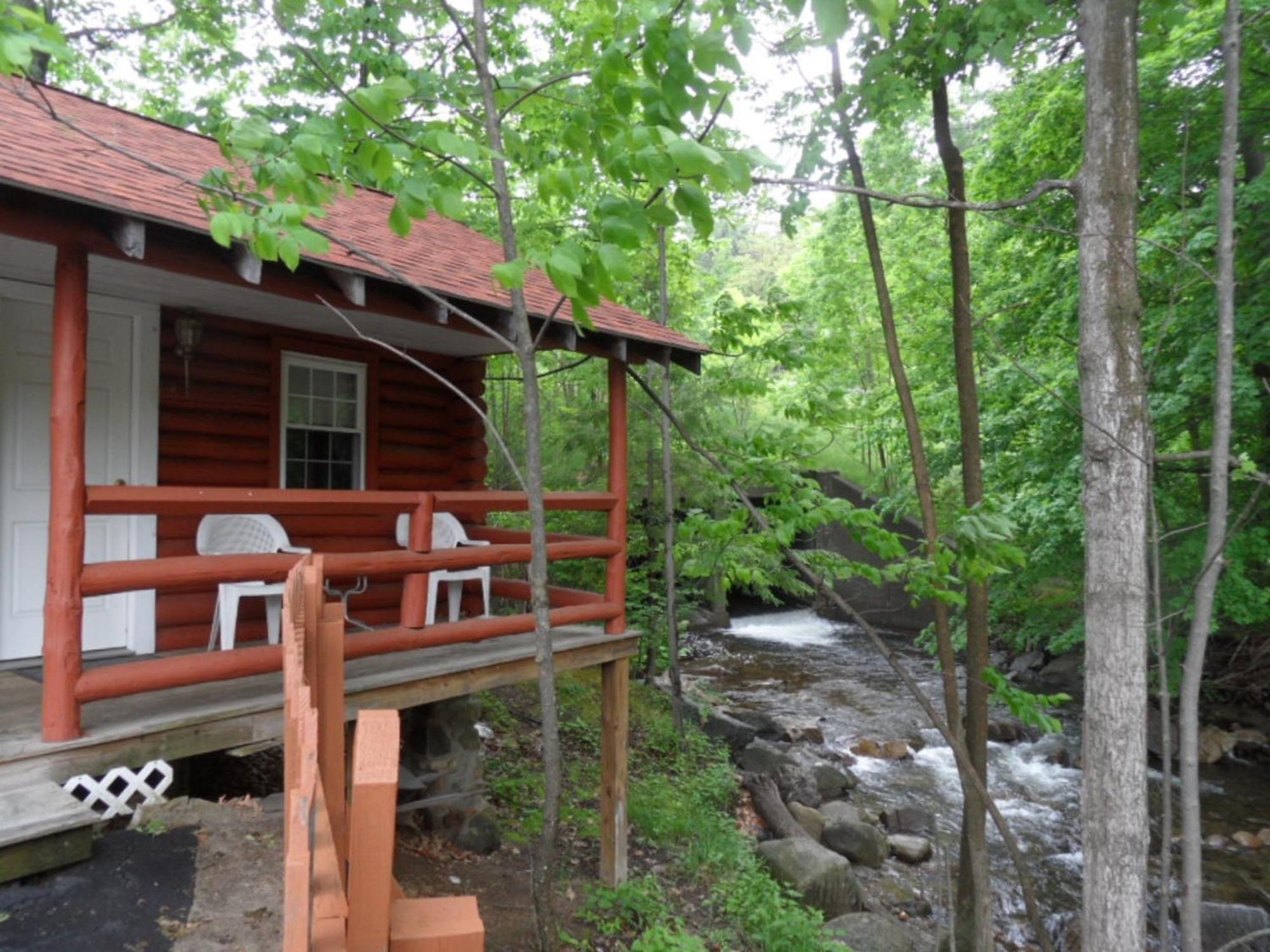 לייק ג'ורג' Seven Dwarfs Cabin - On The Brook Cabins חדר תמונה